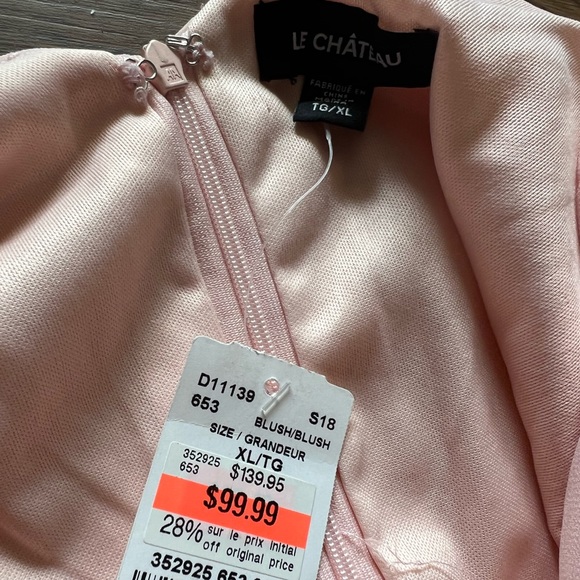 BNWT Le Chateau Dress - Picture 6 of 9